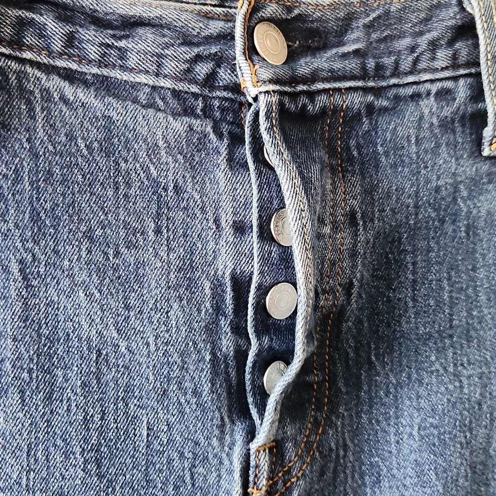 Levis button up - Picture 4 of 7